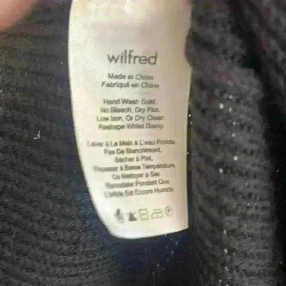 Wilfred from Aritzia 100% Wool, Yarn From Italy, Long Cardigan Black Women's M - Picture 9 of 10